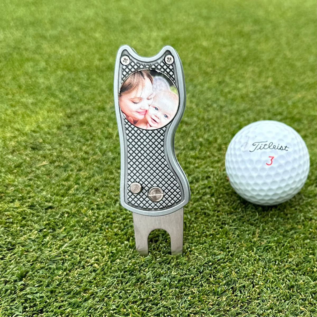 Personalized golf divot tool with custom UV-printed ball marker