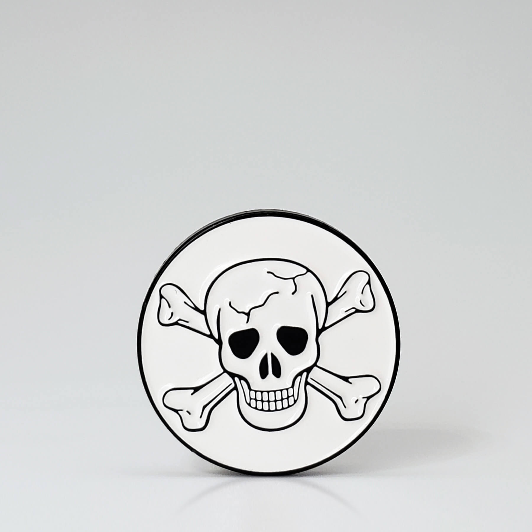 Skull and Crossbones Golf Ball Stamp and Marker Gift Set